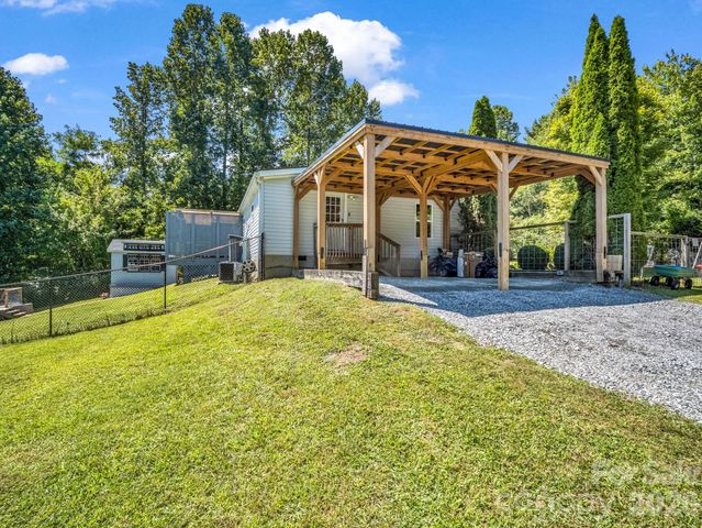 14 Old Possum Holler Road, Hendersonville, NC 28739