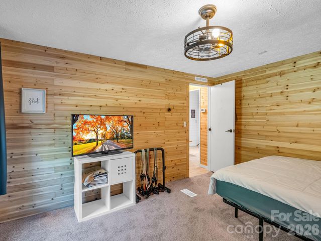 14 Old Possum Holler Road, Hendersonville, NC 28739