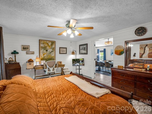 14 Old Possum Holler Road, Hendersonville, NC 28739