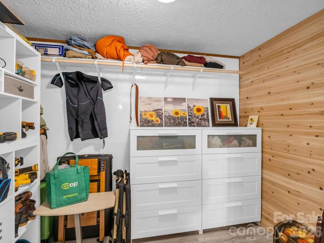 14 Old Possum Holler Road, Hendersonville, NC 28739