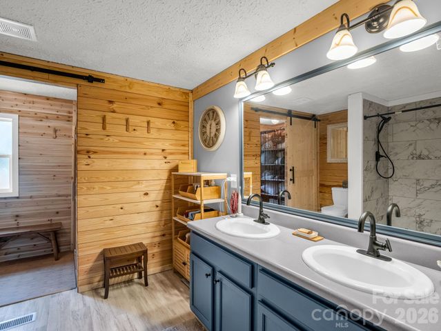14 Old Possum Holler Road, Hendersonville, NC 28739