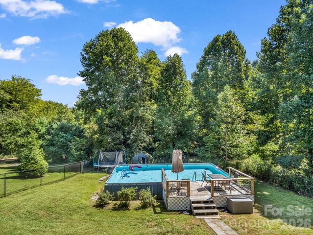 14 Old Possum Holler Road, Hendersonville, NC 28739