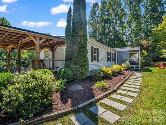 14 Old Possum Holler Road, Hendersonville, NC 28739