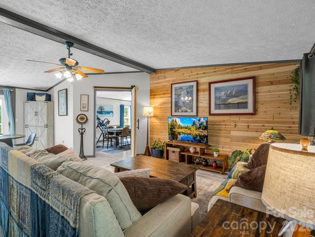 14 Old Possum Holler Road, Hendersonville, NC 28739