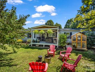 14 Old Possum Holler Road, Hendersonville, NC 28739