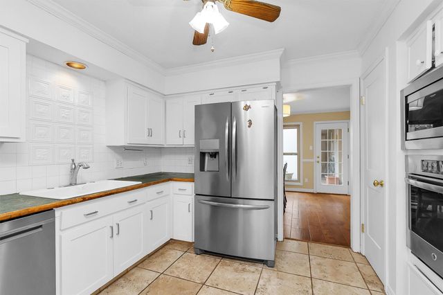 11634 Southlake Drive, Houston, TX 77077