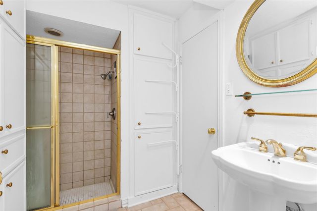 11634 Southlake Drive, Houston, TX 77077