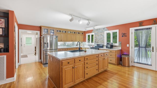 203 Woodson Dr, Tullahoma, TN 37388