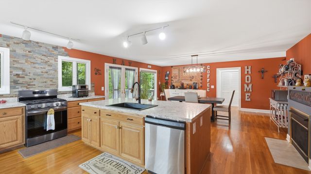 203 Woodson Dr, Tullahoma, TN 37388
