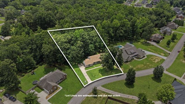 203 Woodson Dr, Tullahoma, TN 37388