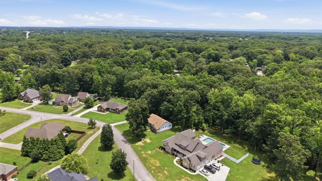 203 Woodson Dr, Tullahoma, TN 37388