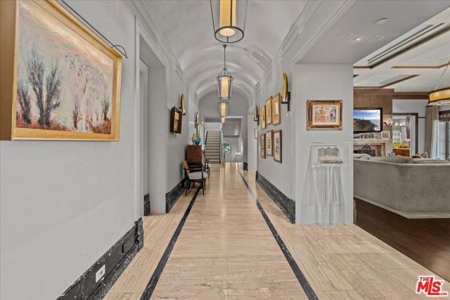 804 N Elm Drive, Beverly Hills, CA 90210