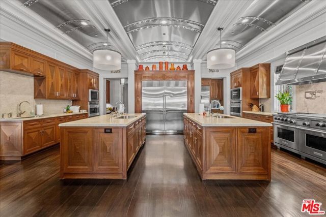 804 N Elm Drive, Beverly Hills, CA 90210