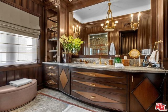 804 N Elm Drive, Beverly Hills, CA 90210