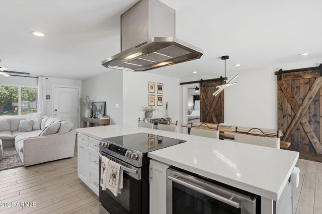 8601 E WINDSOR Avenue E, Scottsdale, AZ 85257