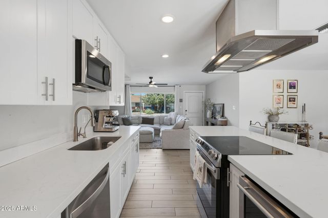 8601 E WINDSOR Avenue E, Scottsdale, AZ 85257