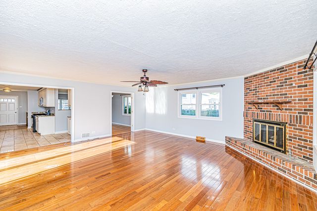 1767 E Cree Lane, Mount Prospect, IL 60056