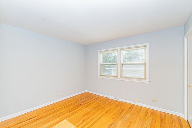 1767 E Cree Lane, Mount Prospect, IL 60056