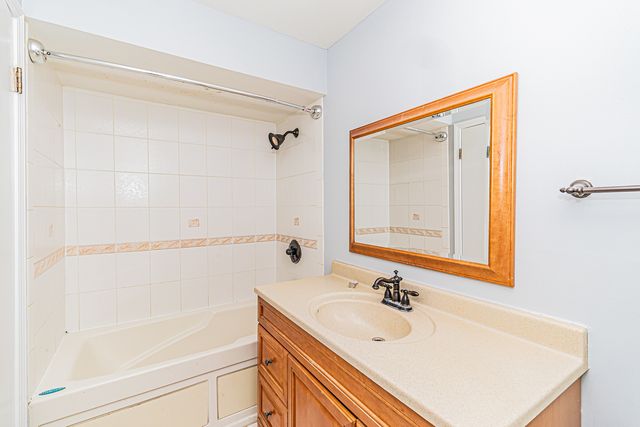 1767 E Cree Lane, Mount Prospect, IL 60056