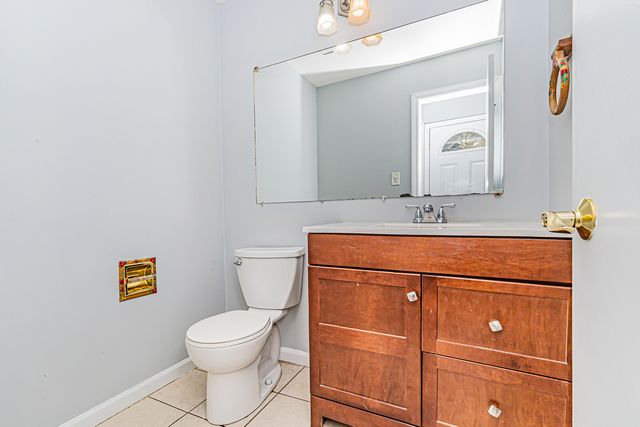 1767 E Cree Lane, Mount Prospect, IL 60056