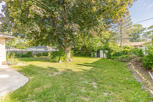 1767 E Cree Lane, Mount Prospect, IL 60056