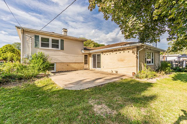 1767 E Cree Lane, Mount Prospect, IL 60056