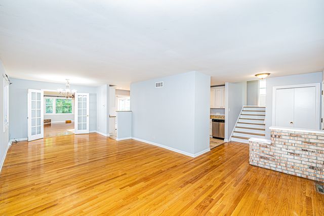 1767 E Cree Lane, Mount Prospect, IL 60056