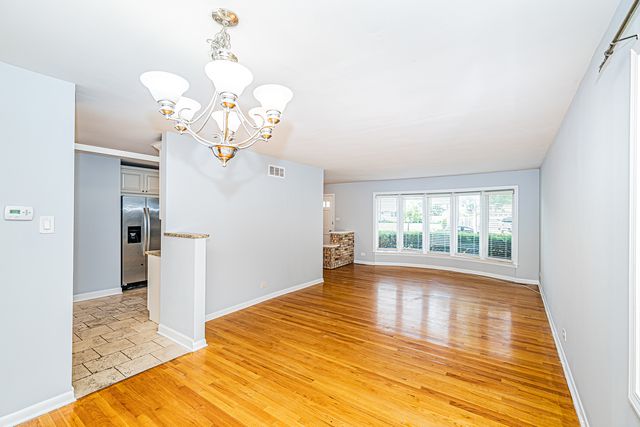 1767 E Cree Lane, Mount Prospect, IL 60056