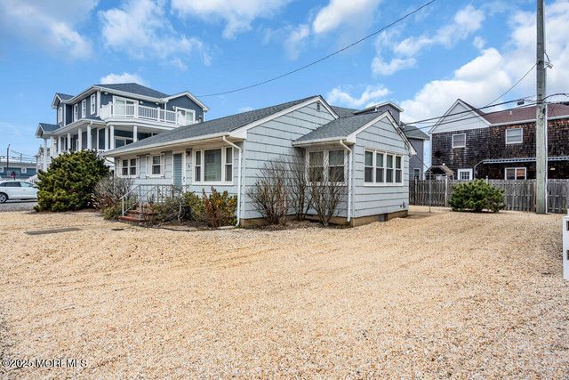32 Peterson Lane, Lavallette, NJ 08735