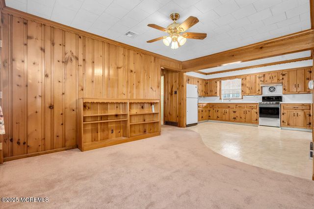 32 Peterson Lane, Lavallette, NJ 08735