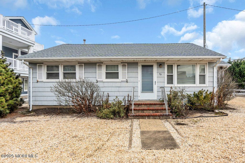 32 Peterson Lane, Lavallette, NJ 08735