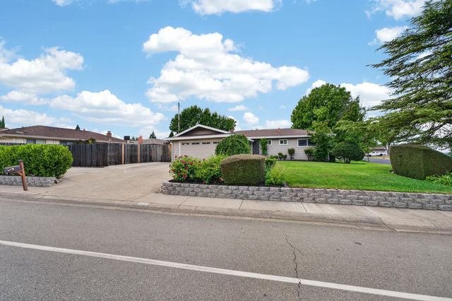 8402 Seeno Ave, Granite Bay, CA 95746