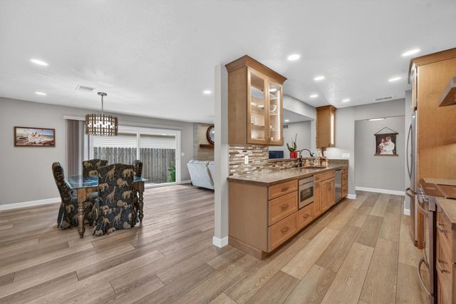 8402 Seeno Ave, Granite Bay, CA 95746