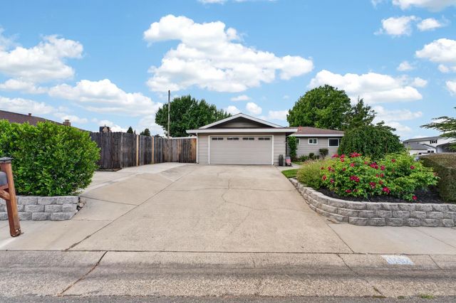 8402 Seeno Ave, Granite Bay, CA 95746