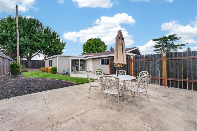 8402 Seeno Ave, Granite Bay, CA 95746
