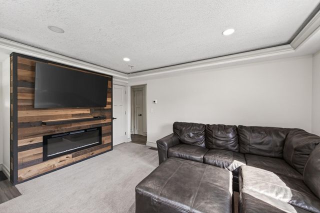 822 Laurel Street W, Stillwater, MN 55082