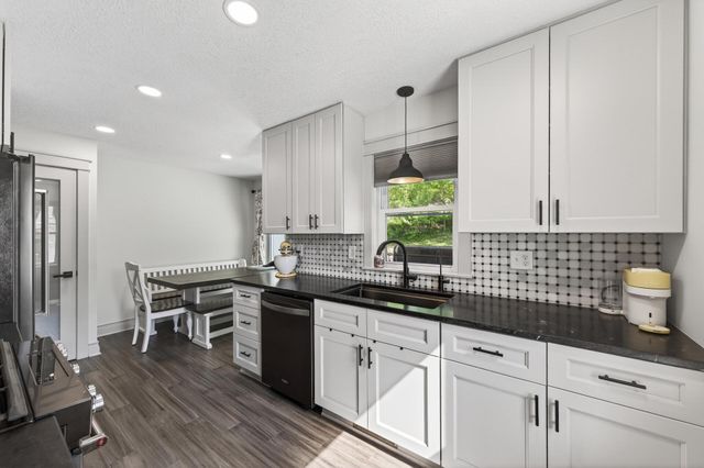822 Laurel Street W, Stillwater, MN 55082