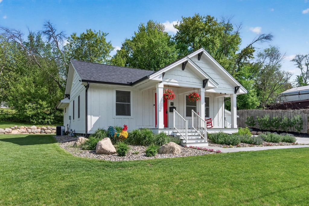 822 Laurel Street W, Stillwater, MN 55082