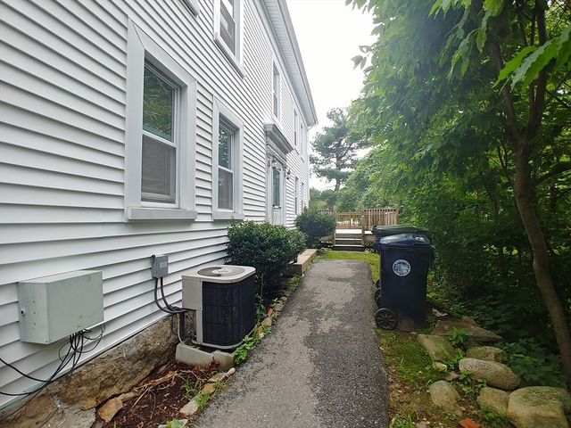 77 Hudson St 2, Marlborough, MA 01752