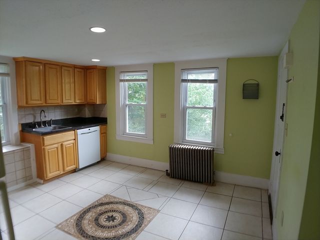 77 Hudson St 2, Marlborough, MA 01752