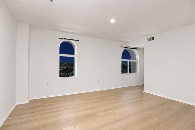 124 W Colorado 502, Glendale, CA 91204