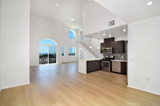 124 W Colorado 502, Glendale, CA 91204
