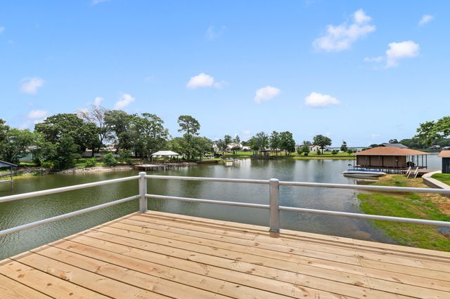 326 Hickory Circle, Trinidad, TX 75163