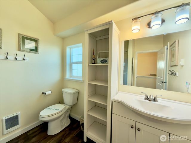 1046 Wawona Avenue SE, Ocean Shores, WA 98569