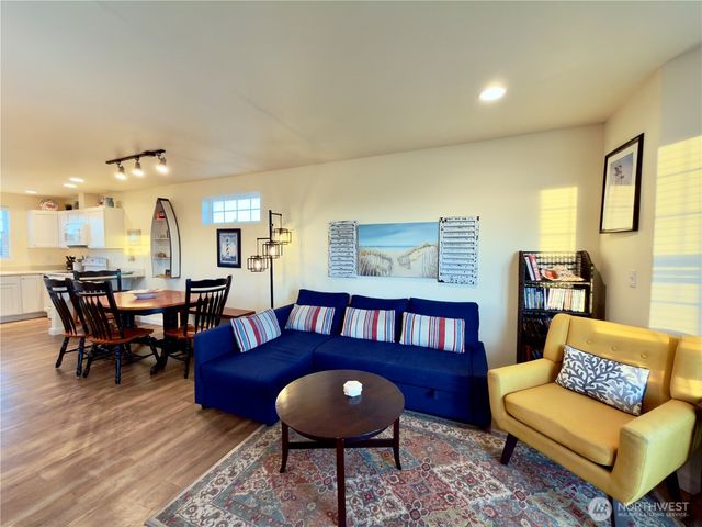 1046 Wawona Avenue SE, Ocean Shores, WA 98569