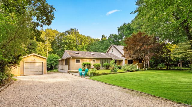 10 Eagle Drive, Ridge, NY 11961