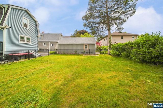 24-09 Raphael Street, Fair Lawn, NJ 07410