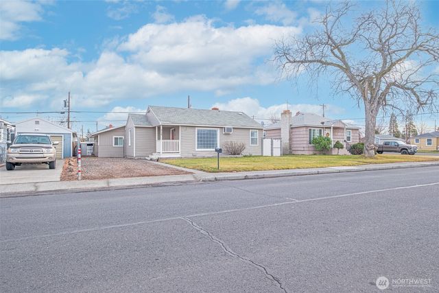 112 E Street NE, Ephrata, WA 98823