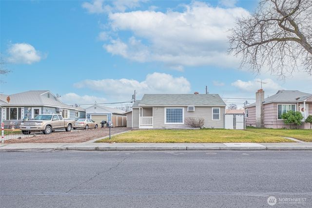 112 E Street NE, Ephrata, WA 98823