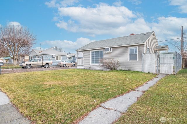 112 E Street NE, Ephrata, WA 98823